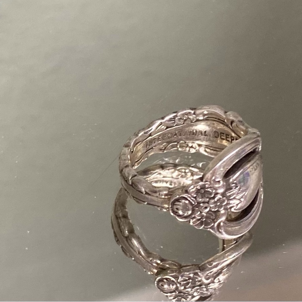 International Deep Silver “Countess” vintage Silver plate spoon ring sz 5.5 - Picture 6 of 7